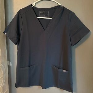 Figs Scrub Top🧵- LE✨💗